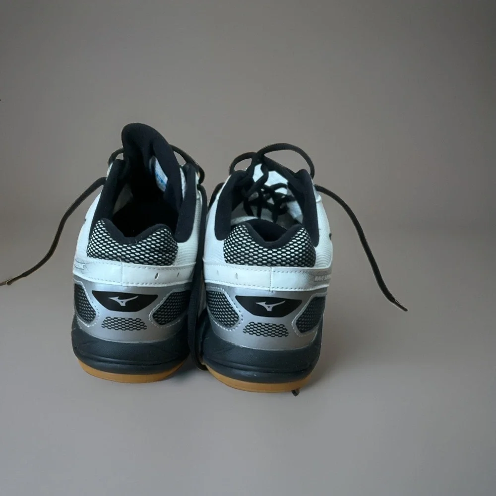 Mizuno White and Black Athletic Shoes